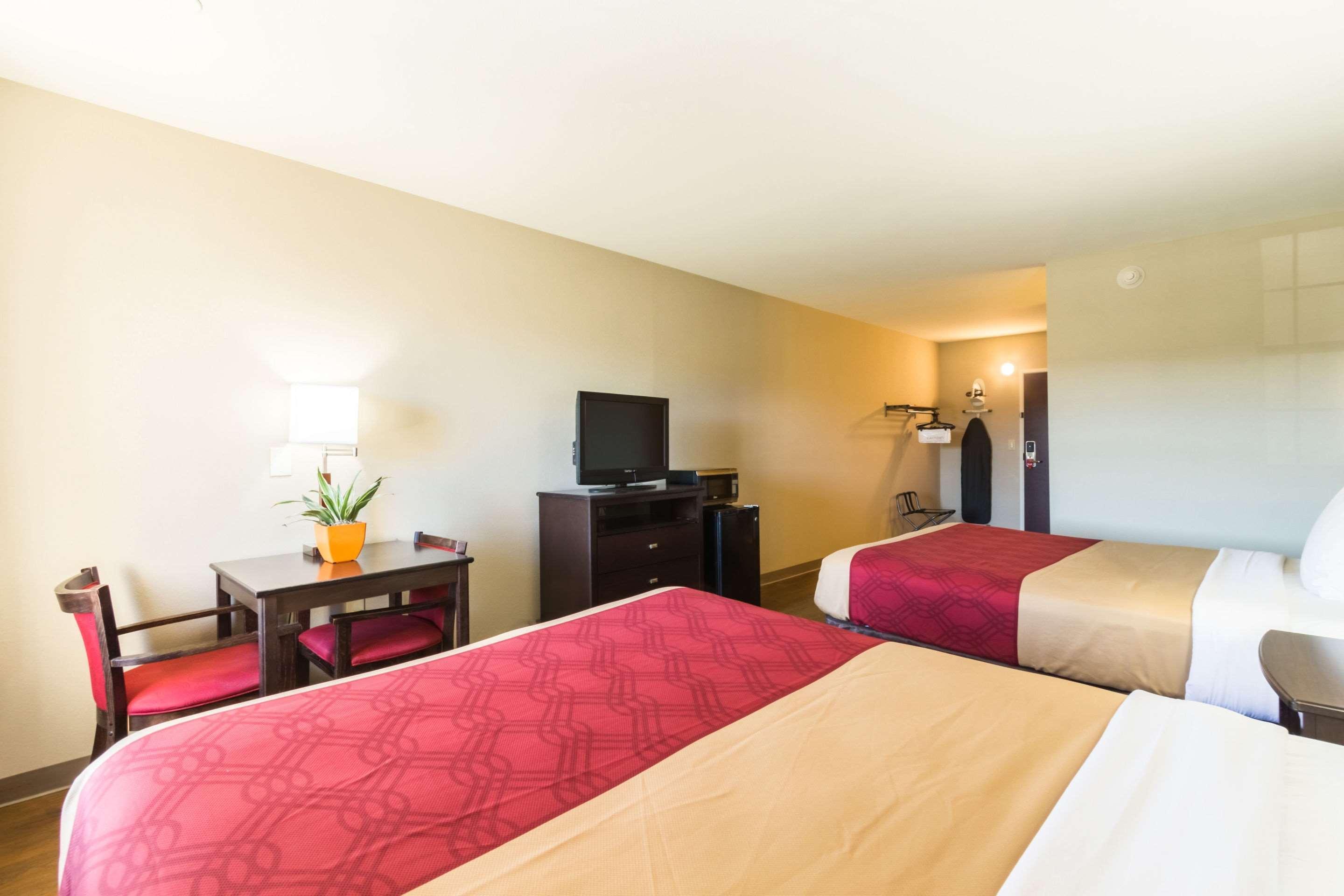 Econo Lodge Harrisburg - Southwest Of Hershey Area Buitenkant foto