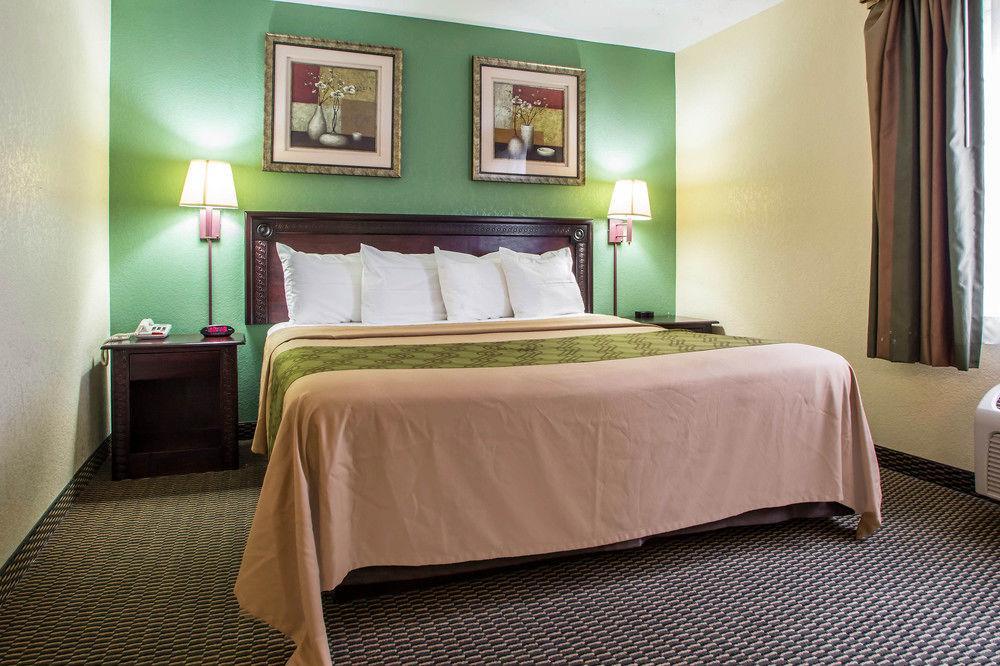 Econo Lodge Harrisburg - Southwest Of Hershey Area Buitenkant foto
